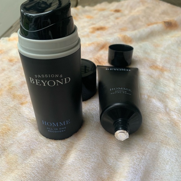 New ..Passion & Beyond set - Picture 4 of 4